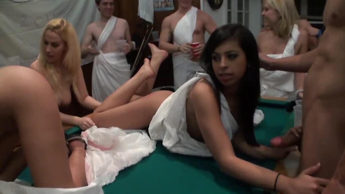 There is a small college sex party going on in this room - HD Porn Tube