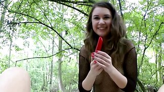Brunette teen cutie gets kinky in the woods