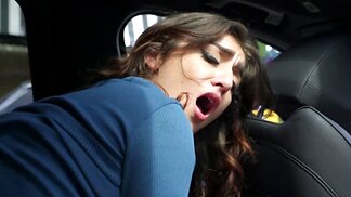 Brunette with big butt bounces on a cock in her car