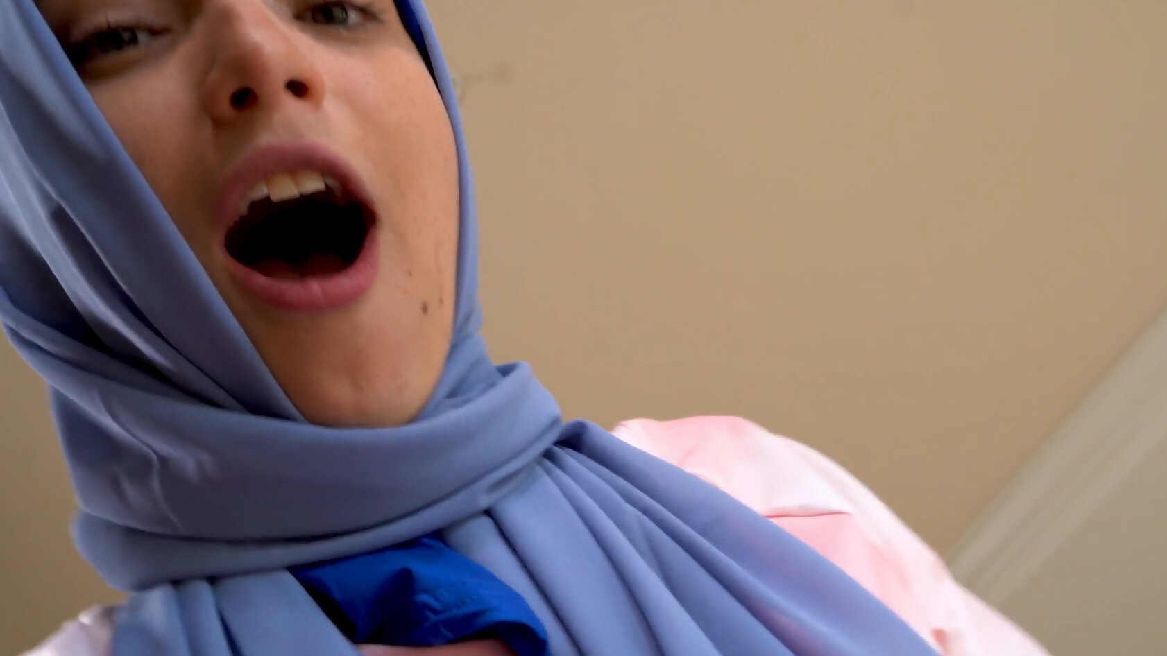 Izzy Lush wears a Hijab while sucking a hard cock in POV video.