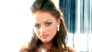 Super hot Milf Tori Black puts on a show before getting eaten out