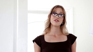 Nerdy blonde MILF fucks a thick BBC on her bedroom sheets